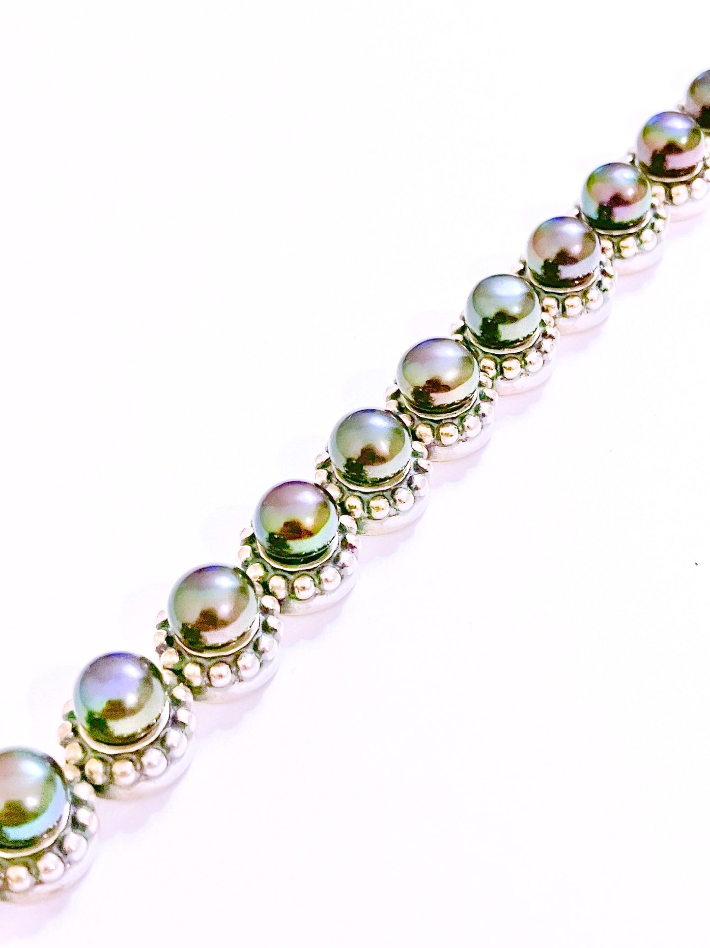 Peacock Tahitian Colored Pearls in Bubble Setting Bracelet