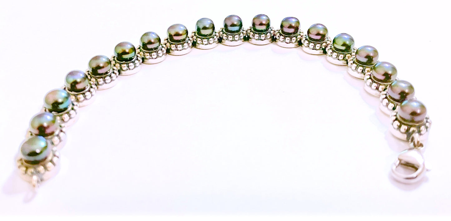Peacock Tahitian Colored Pearls in Bubble Setting Bracelet