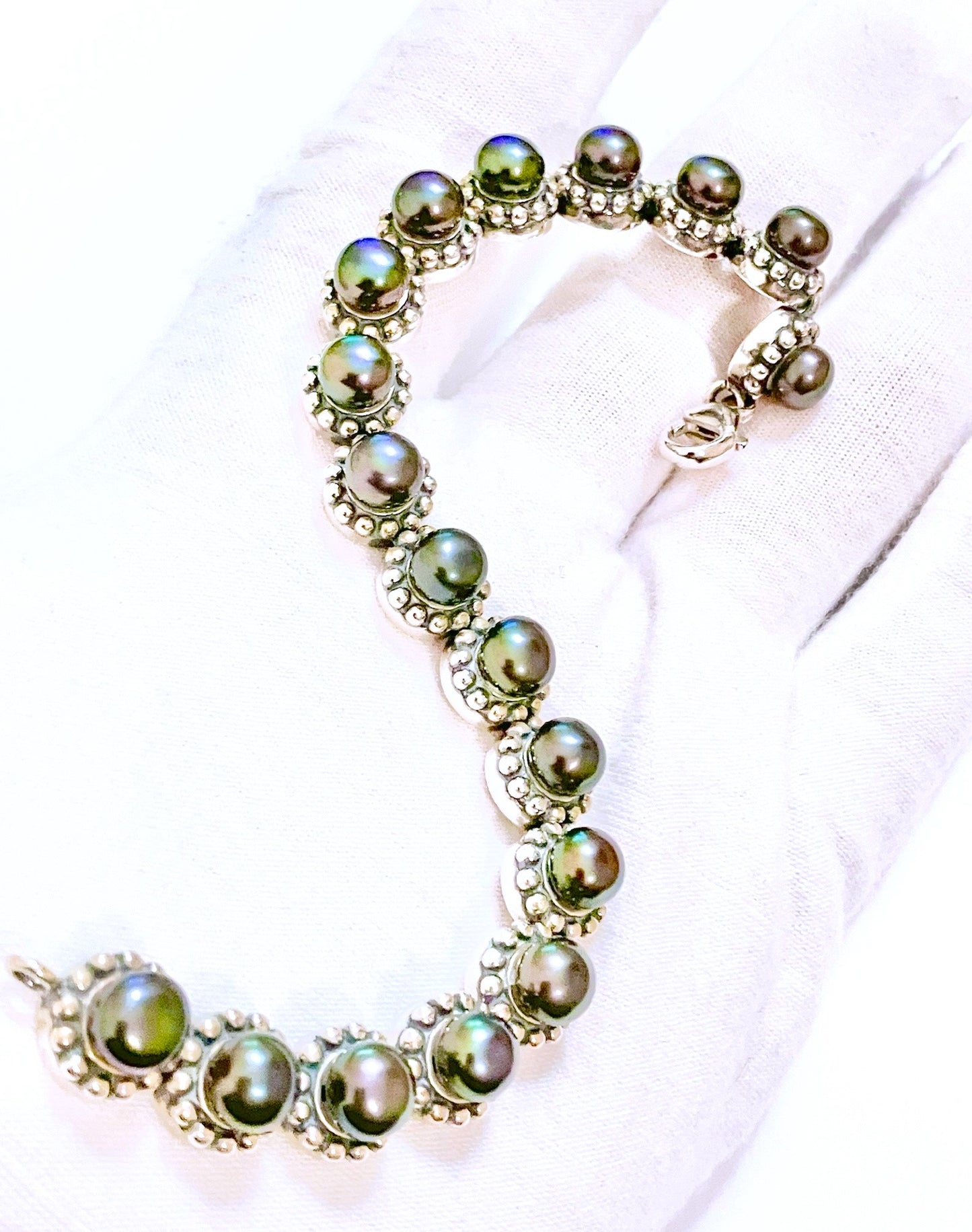 Peacock Tahitian Colored Pearls in Bubble Setting Bracelet