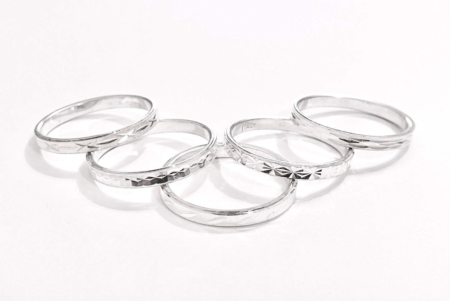 5 Engraved Bands Set