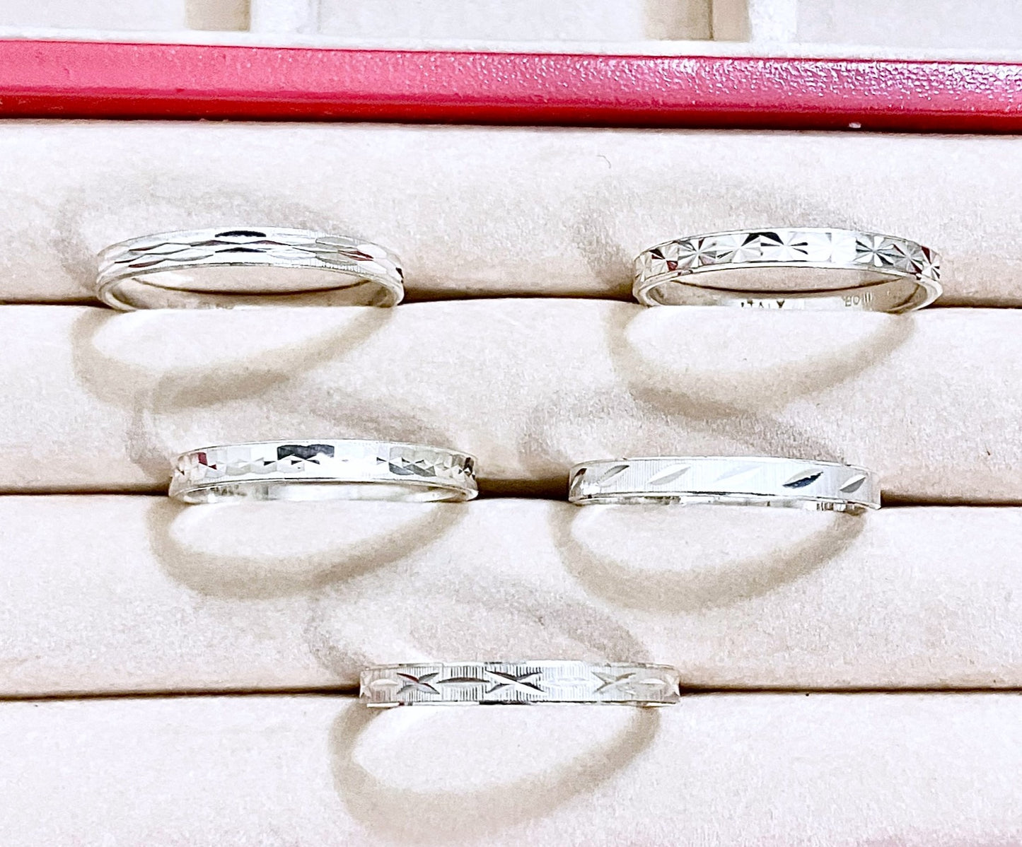 5 Engraved Bands Set