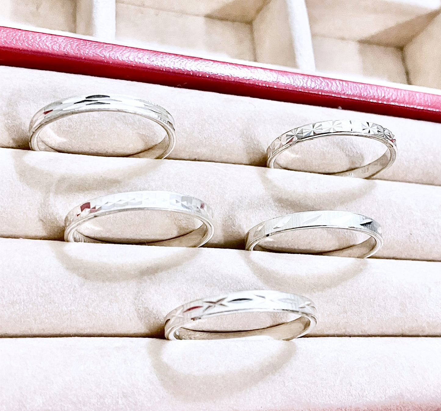 5 Engraved Bands Set