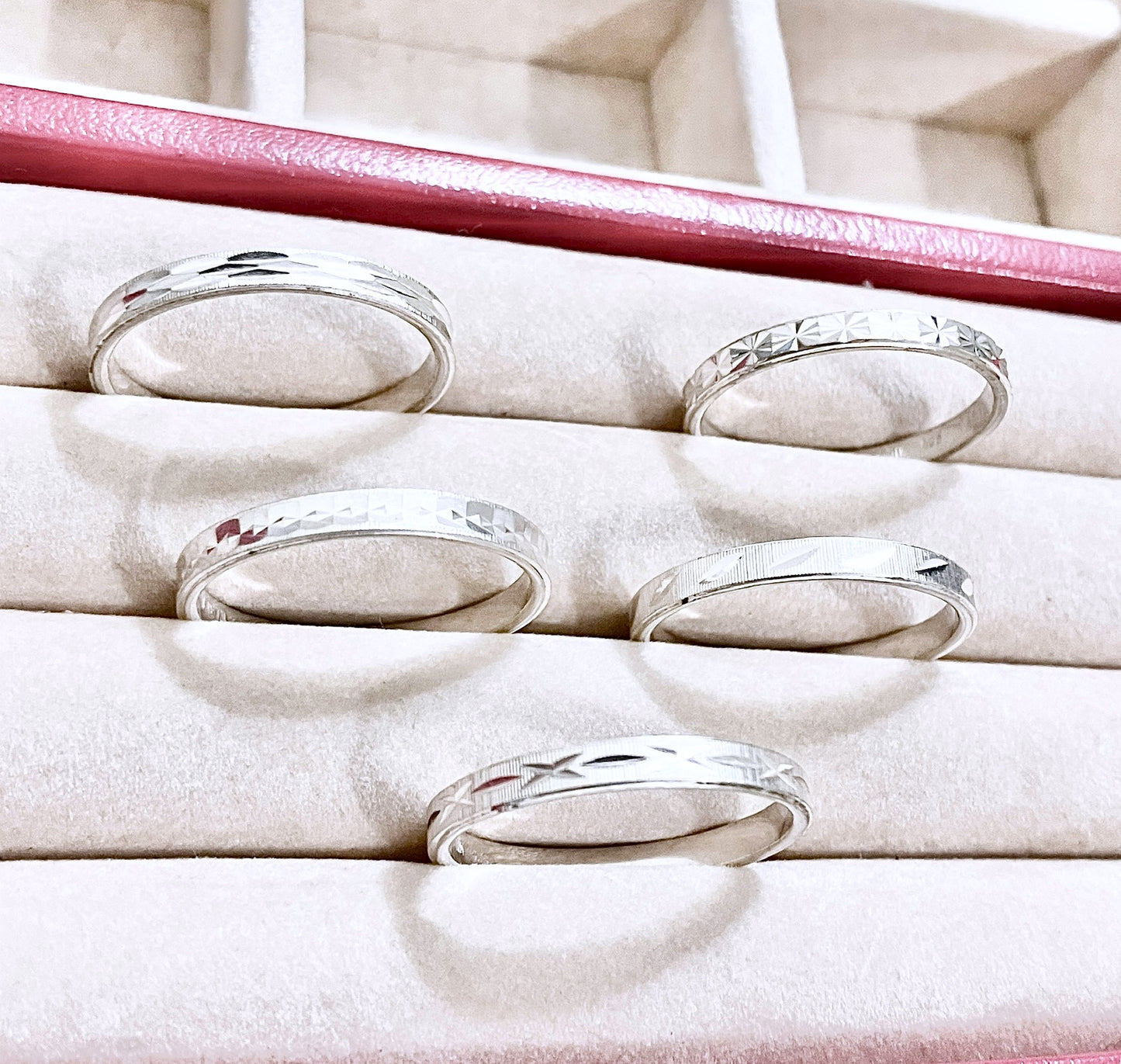 5 Engraved Bands Set