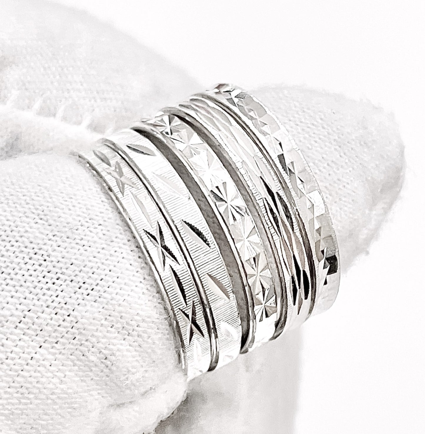 5 Engraved Bands Set