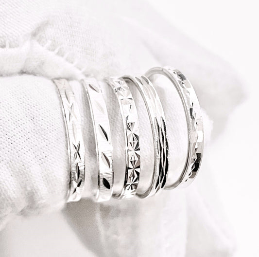 5 Engraved Bands Set