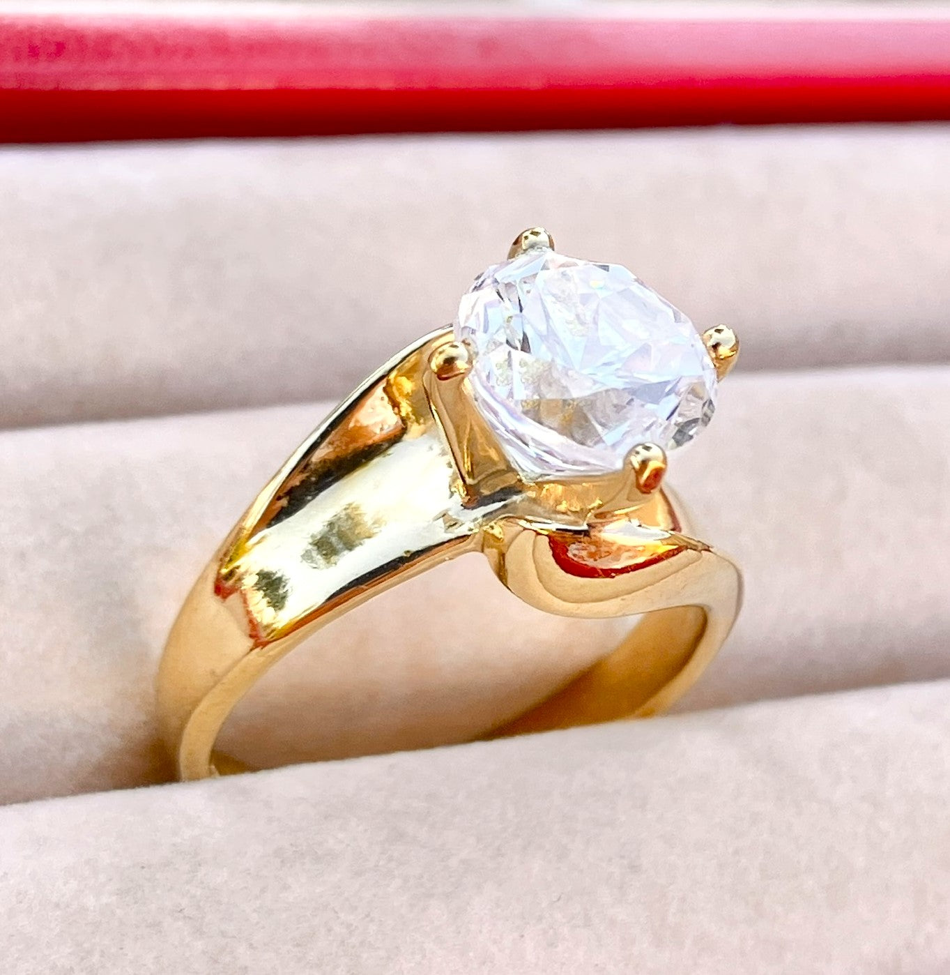 Anillo "Diamante" Chapado en Oro