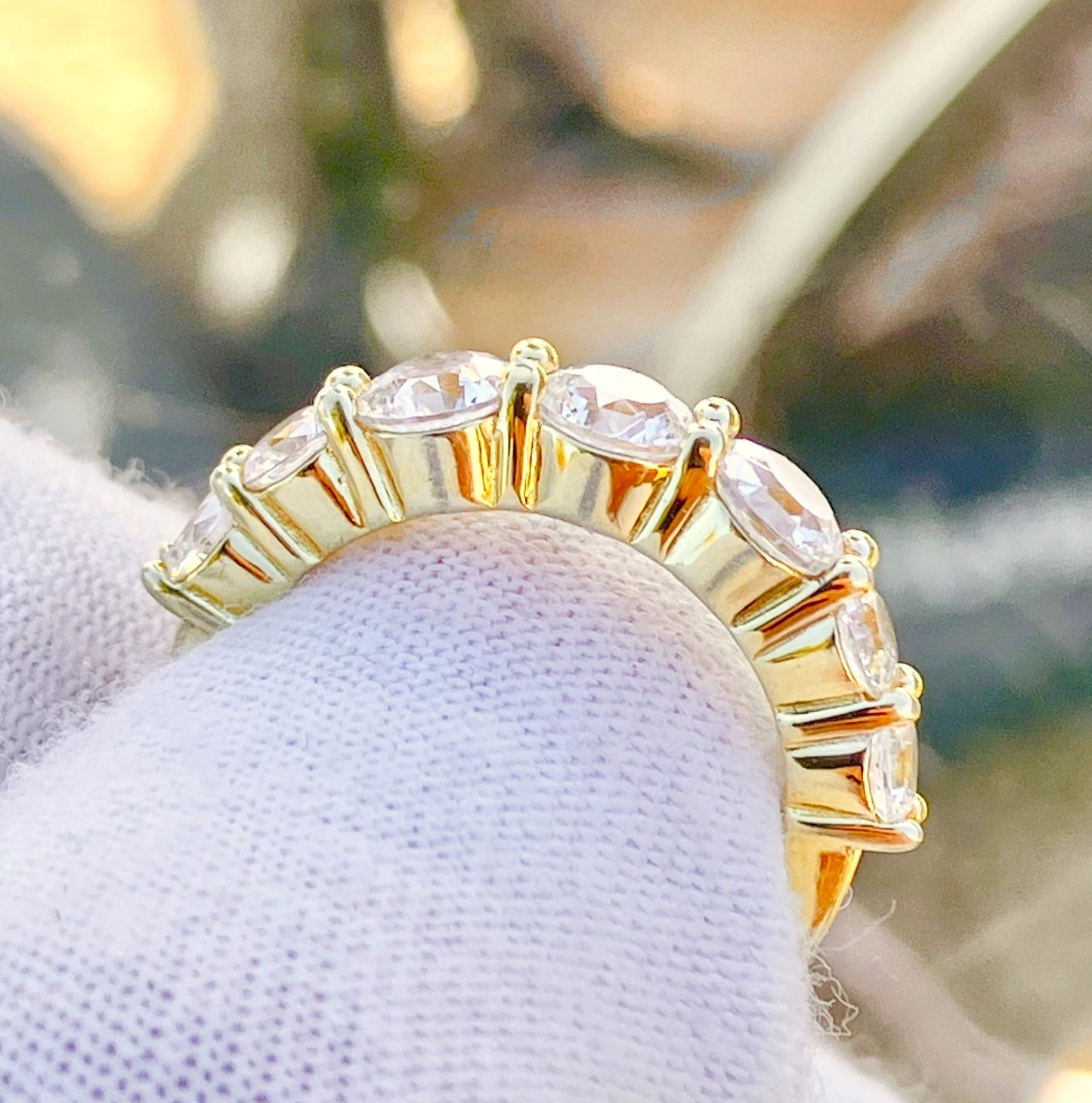 Anillo "Diamante" de 7 piedras chapado en oro