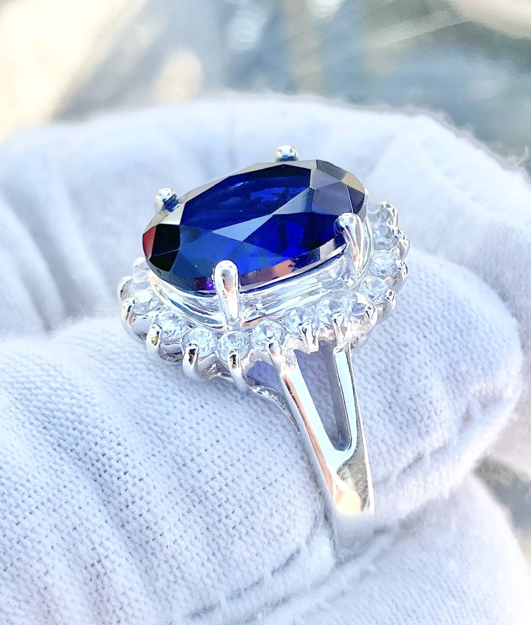 Anillo "Zafiro" de corte ovalado en "Diamante" con halo (¡2 tamaños!)