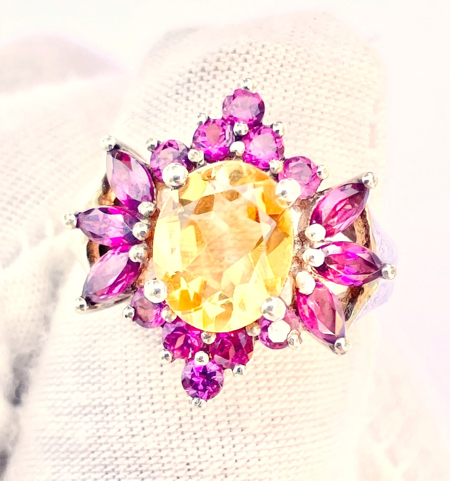 Anillo Flor Citrino y Granate Rodolita