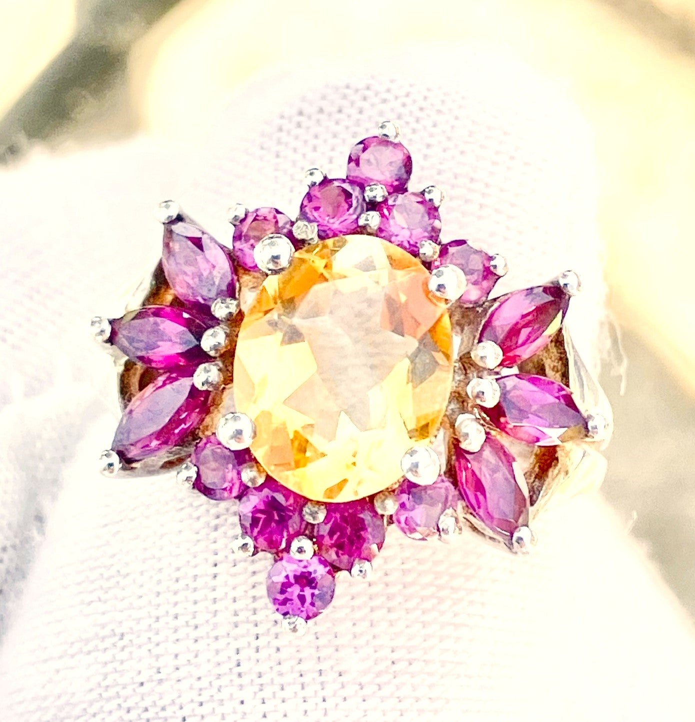 Anillo Flor Citrino y Granate Rodolita