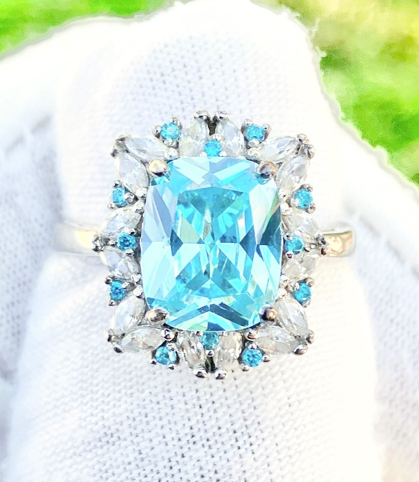 Elongated Cushion Cut “Aquamarine” in “Diamond” and “Aquamarine” Setting Ring