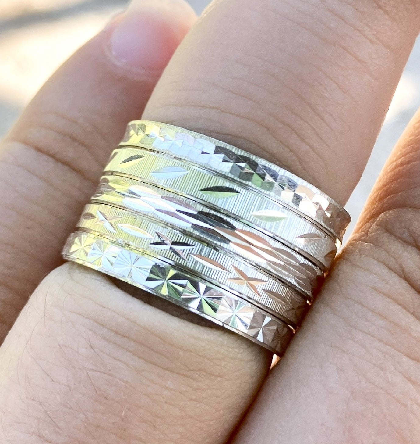 5 Engraved Bands Set