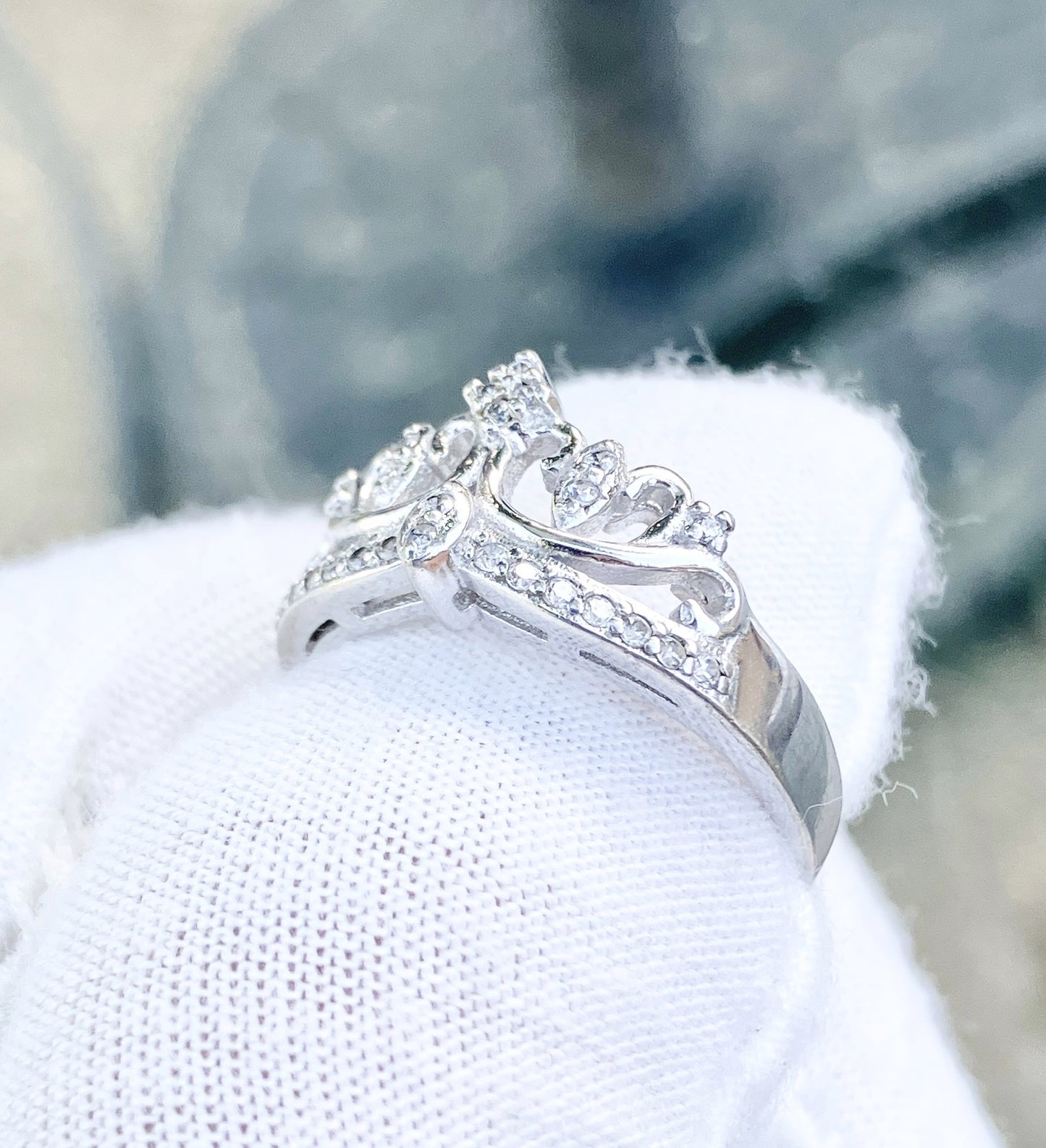 "Diamond" Tiara Ring