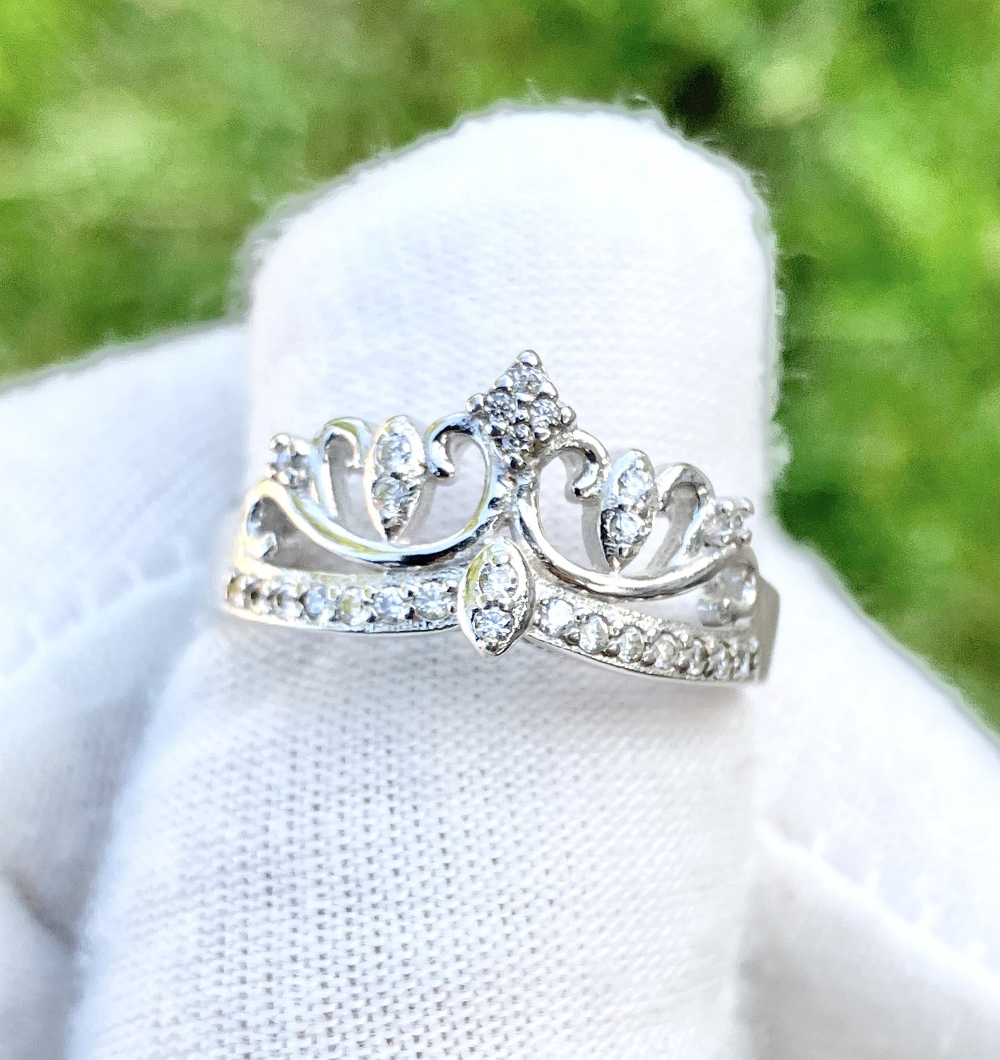 "Diamond" Tiara Ring