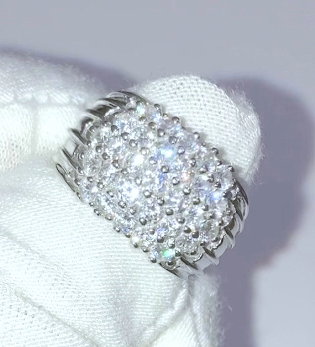 Anillo Pavé "Diamante" con Hileras Grabadas