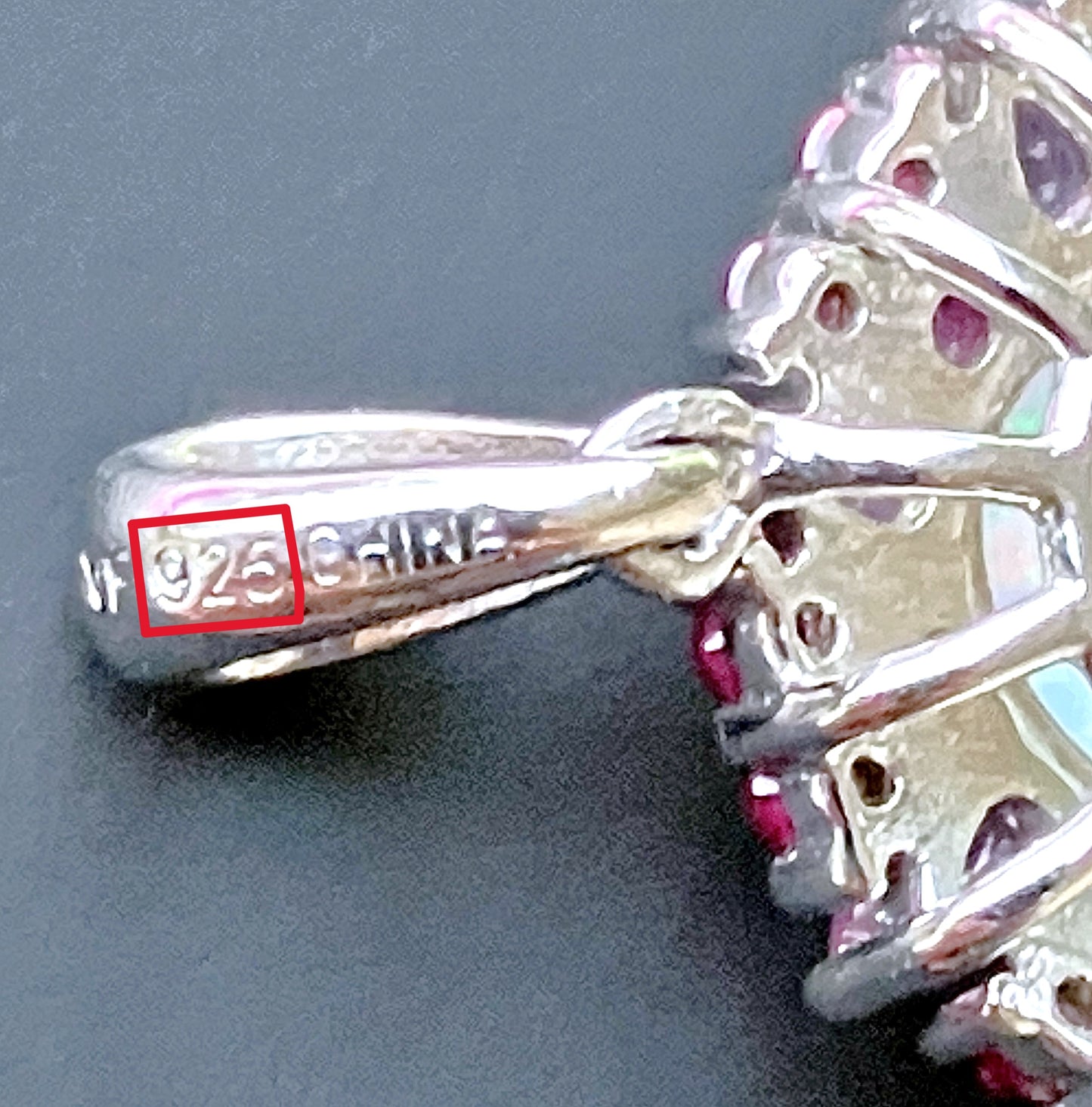 Colgante de Ópalo Sintético en Halos de Baby Pink "Turmalina" y "Rubelita"