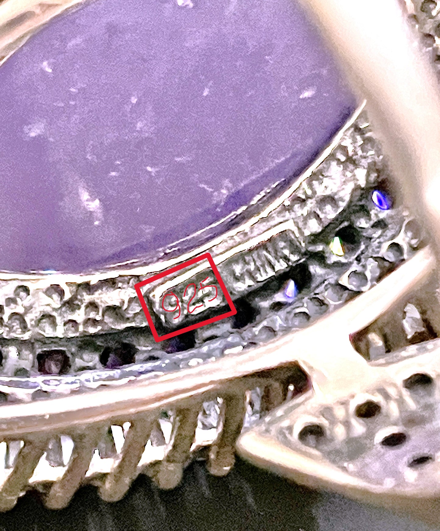 Jade Lavanda en Anillo de Halos “Amatista” y “Diamante”