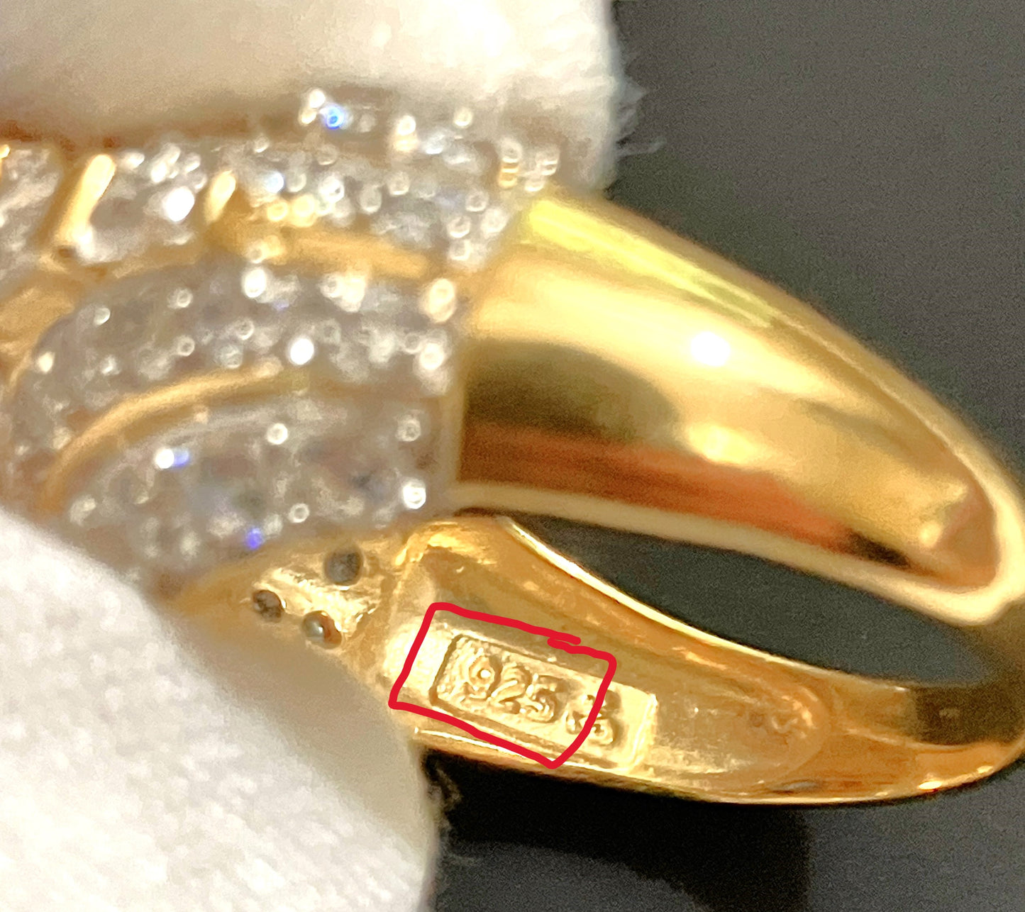 Anillo "Zafiro" y "Diamante" Chapado en Oro