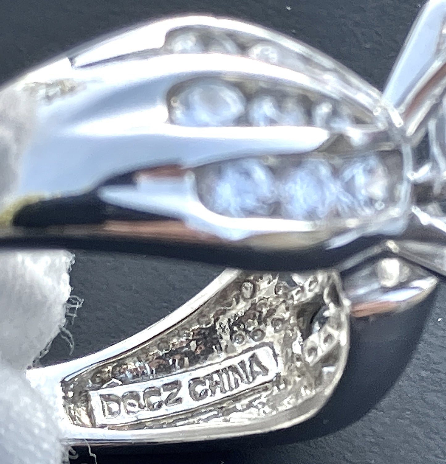 Marquesa "Diamante" en anillo de engaste de canal "Diamante" de conicidad invertida