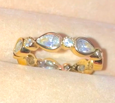 Anillo de eternidad "Diamante" de corte redondo y pera chapado en oro