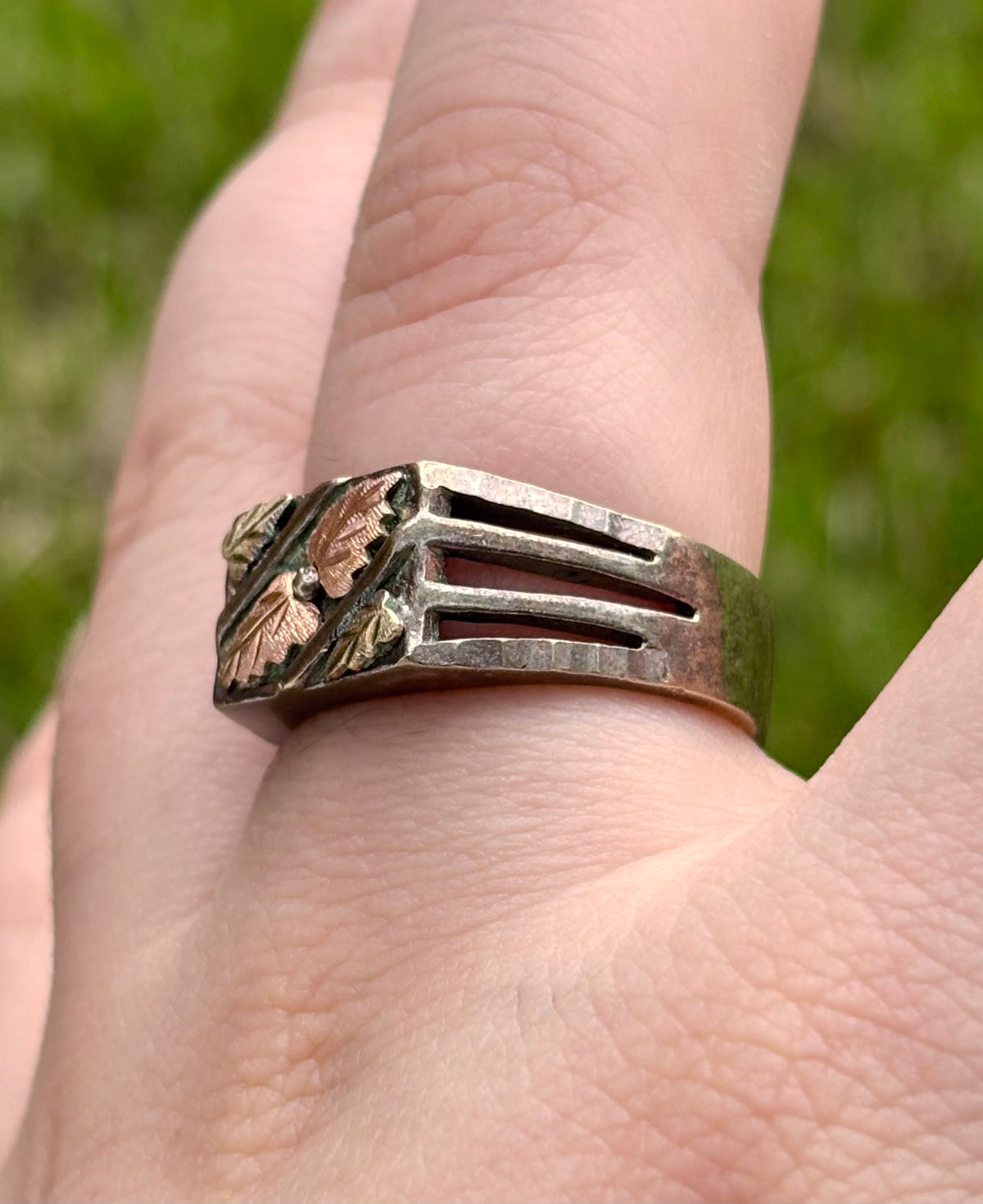Landstrom's Black Hills Gold 10K Rose & Green Gold Sterling Silver Ring - Sz 11