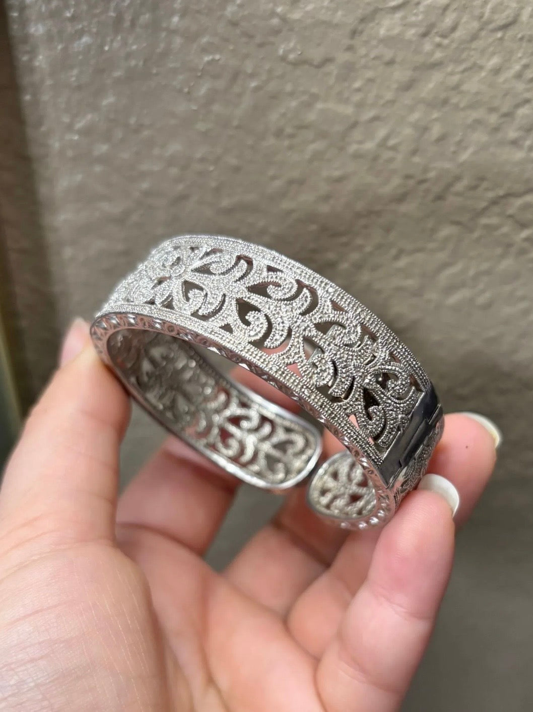 Leslie Greene Diamond Accent Filigree Bangle