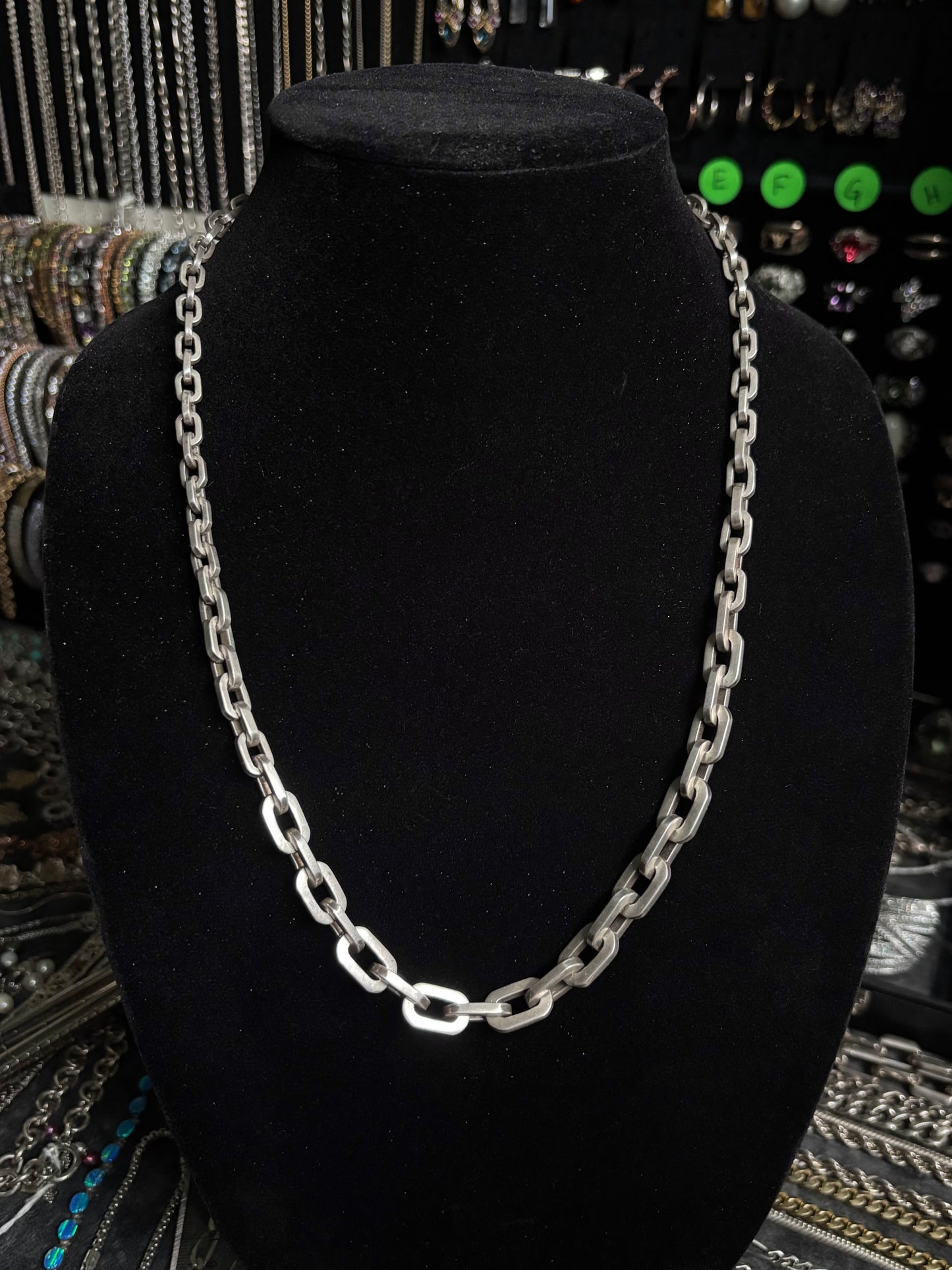 Graduated Anchor Link Chain
