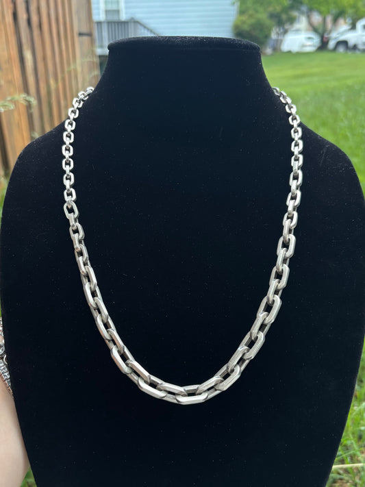 Graduated Anchor Link Chain