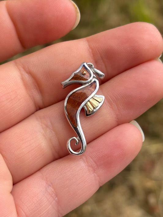 Na Hoku Seahorse Pendant with 18k Gold