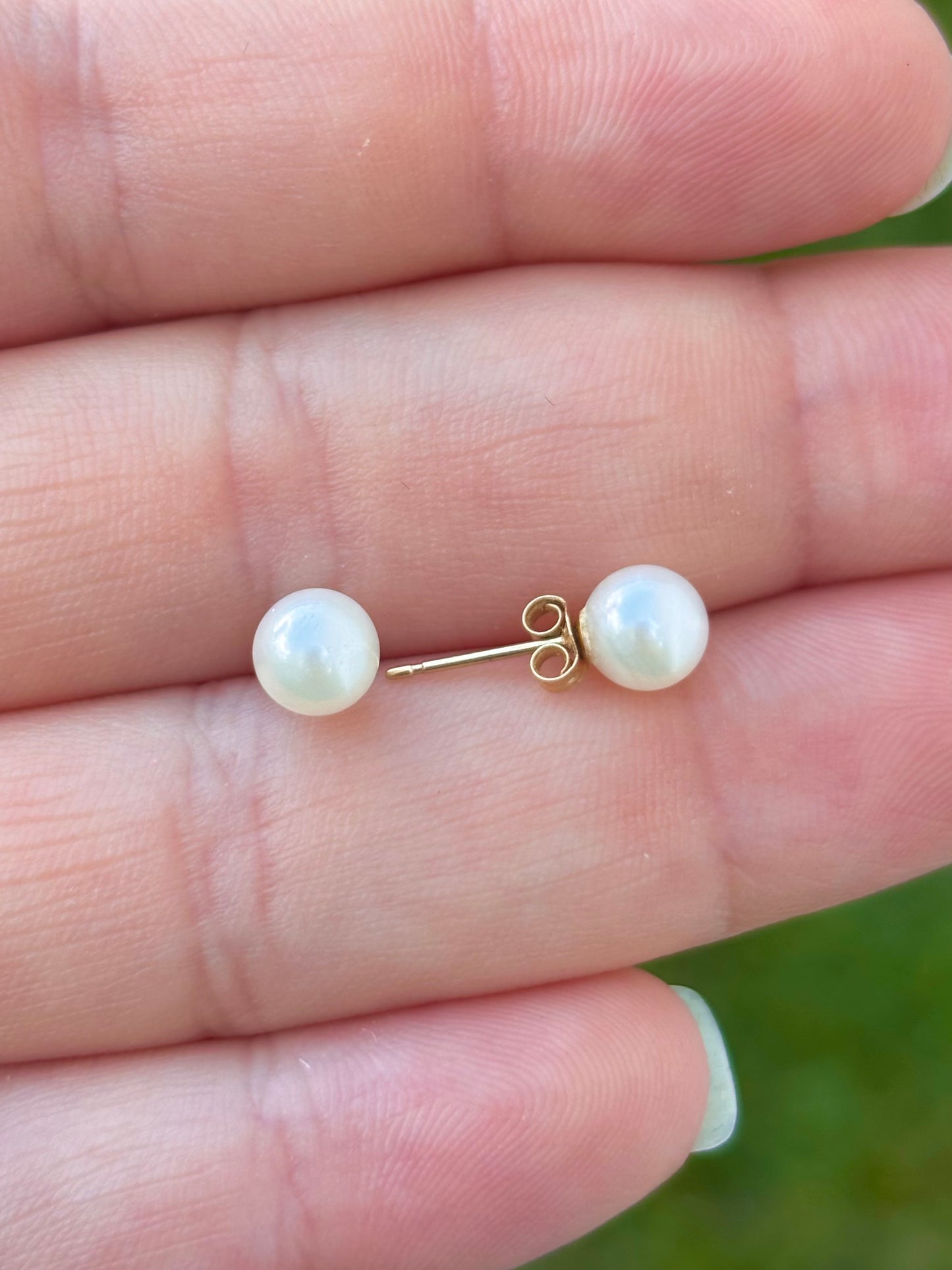 14K Yellow Gold Freshwater Pearl Stud Earrings