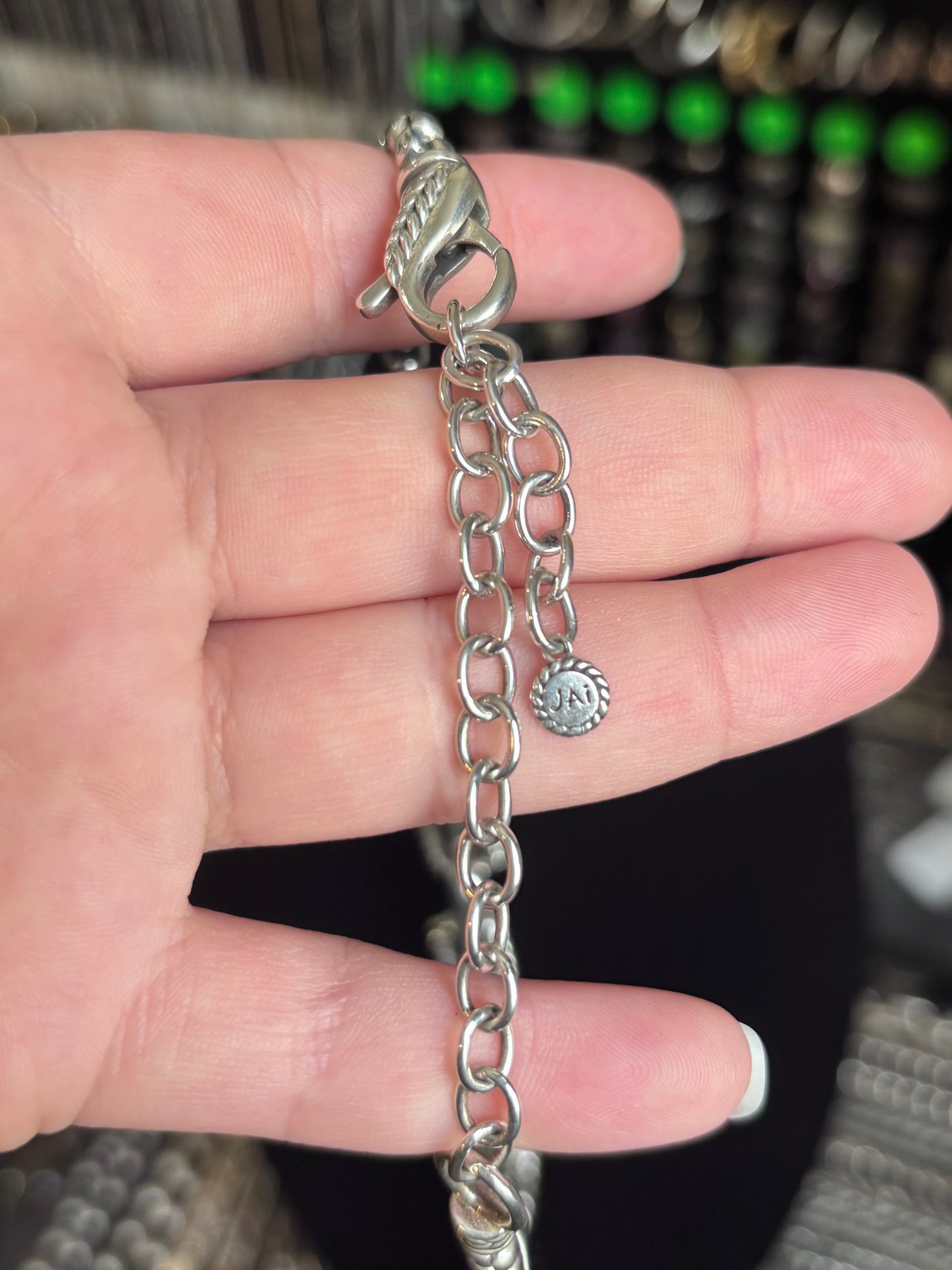 JAI Square and Ribbed Link Necklace