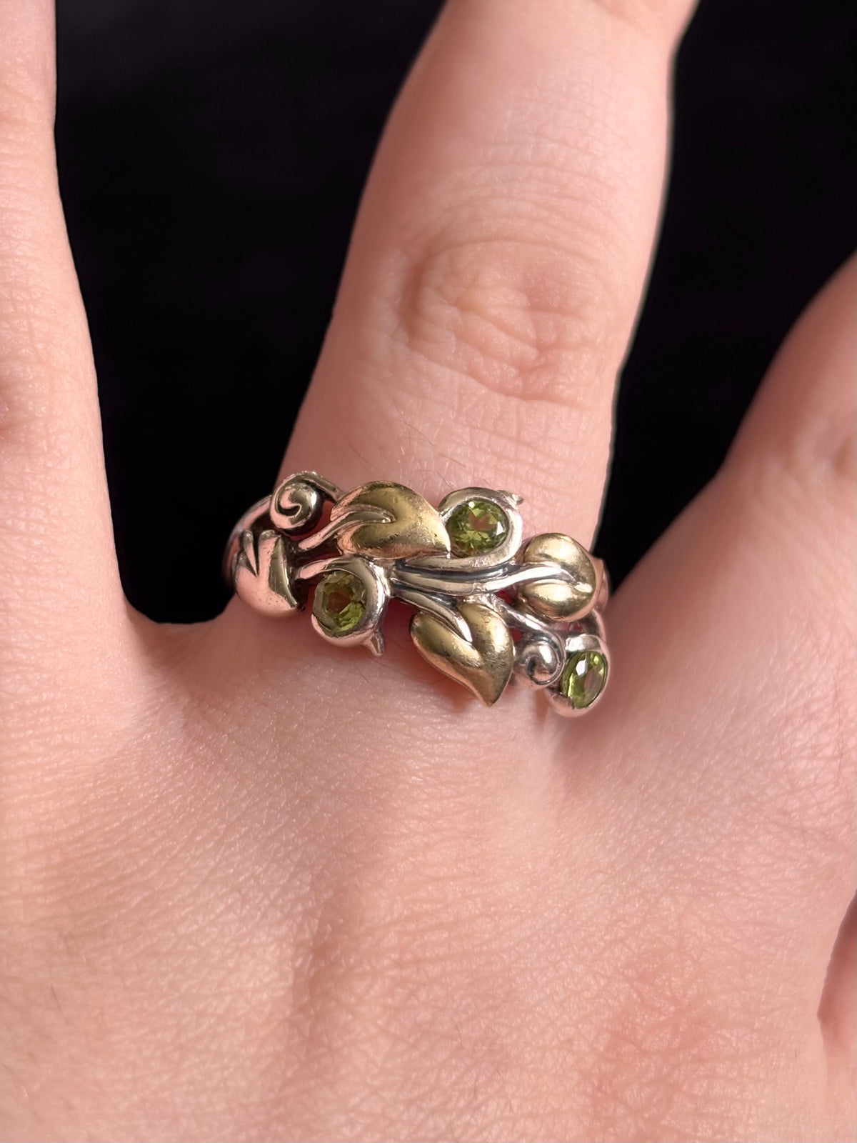 Barbara Bixby 18K Gold & Sterling Silver Peridot Vine Leaf Ring