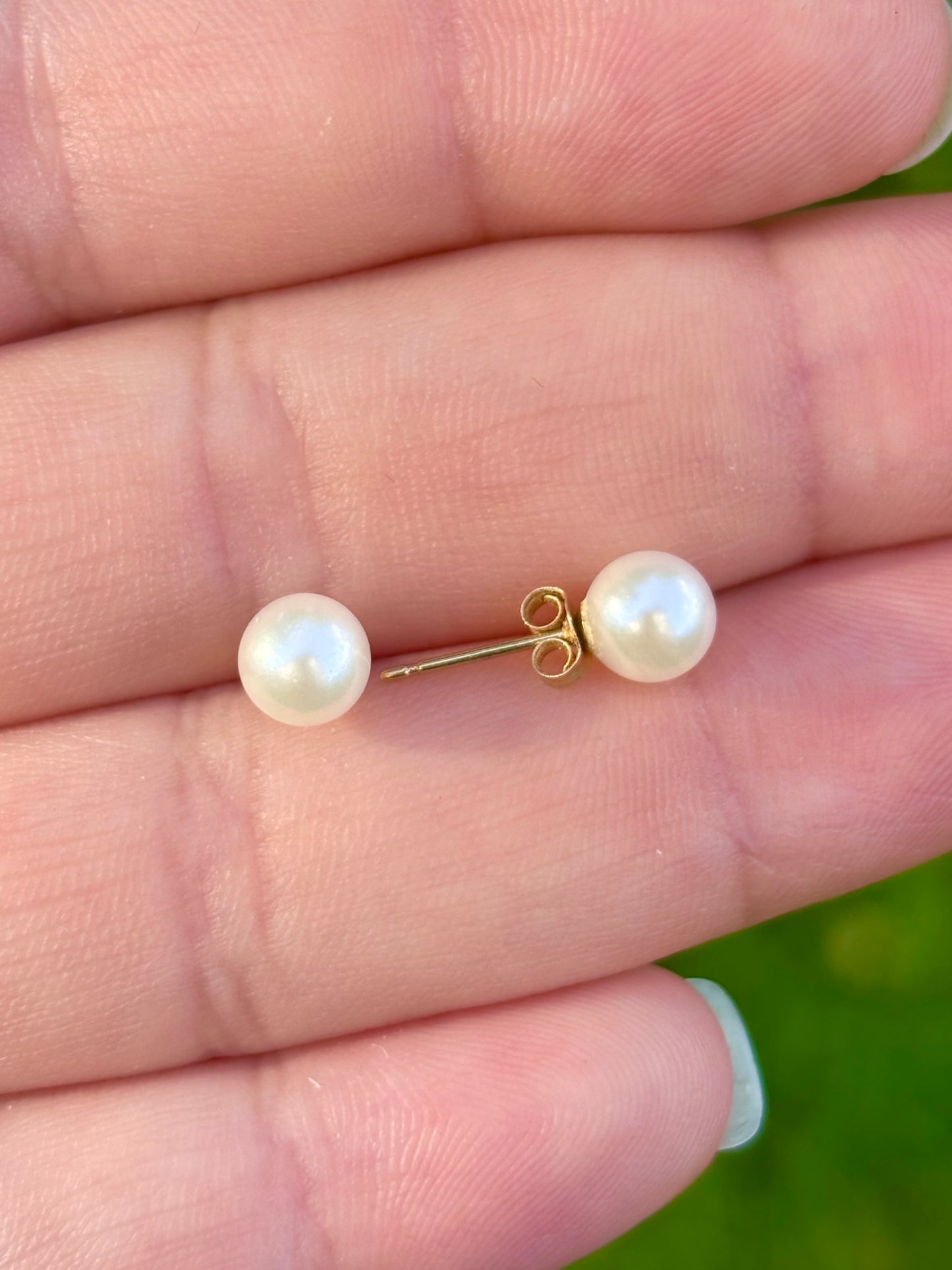 14K Yellow Gold Freshwater Pearl Stud Earrings