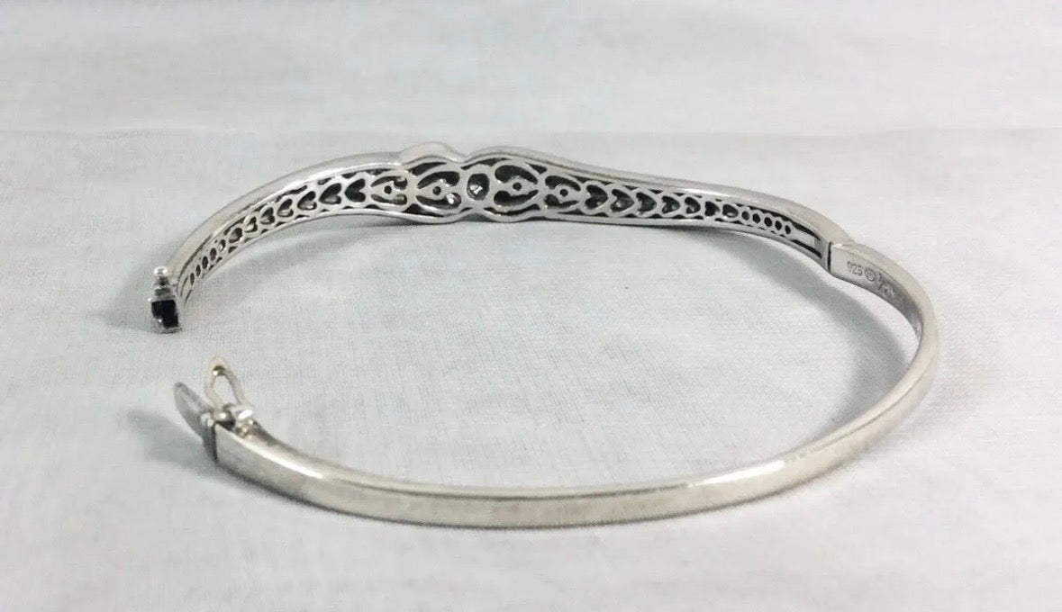1/2ctw Diamond Wave Bangle