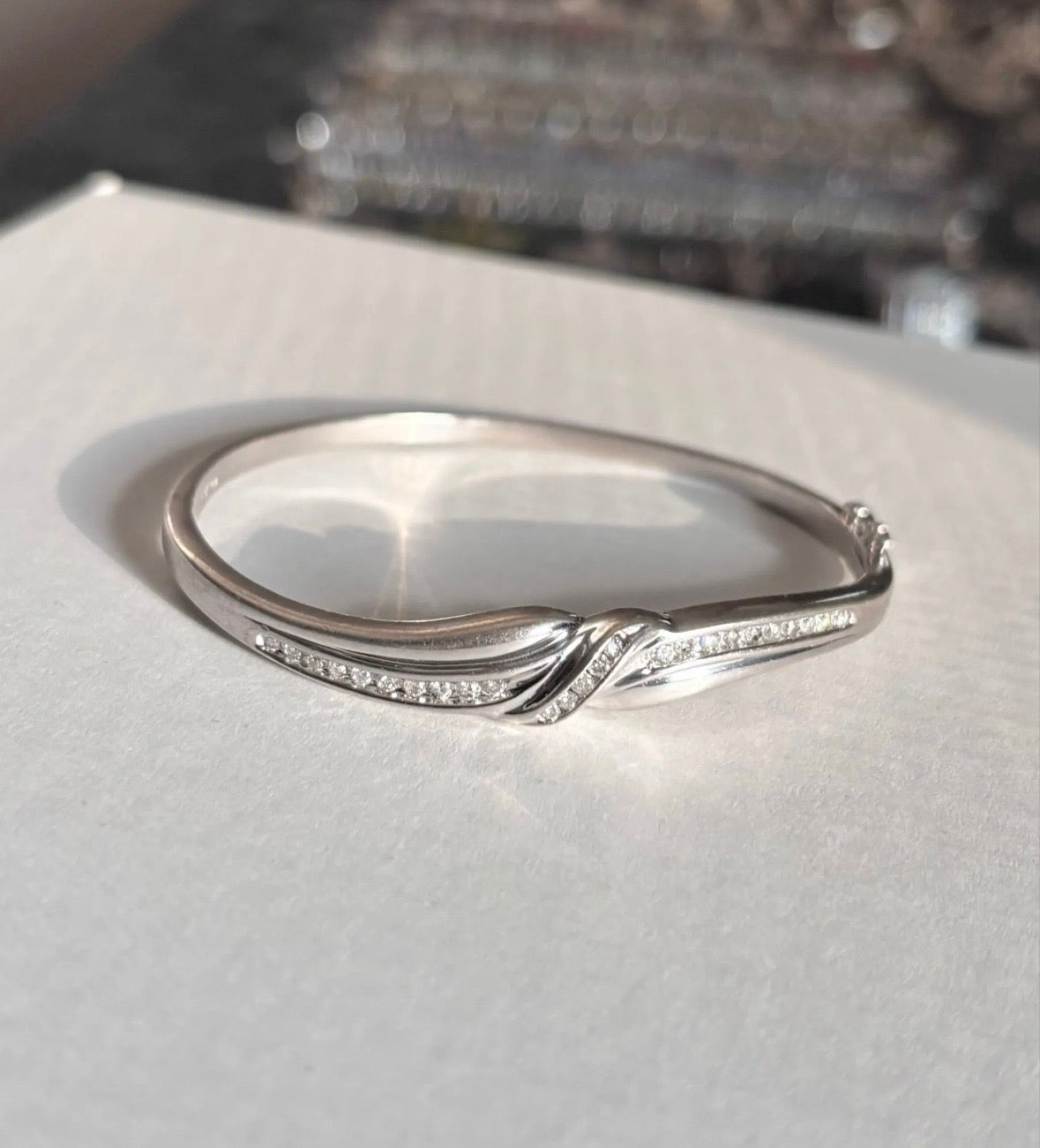 1/2ctw Diamond Wave Bangle