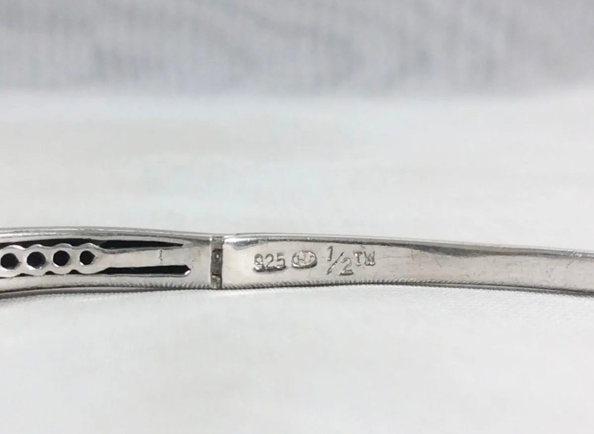 1/2ctw Diamond Wave Bangle