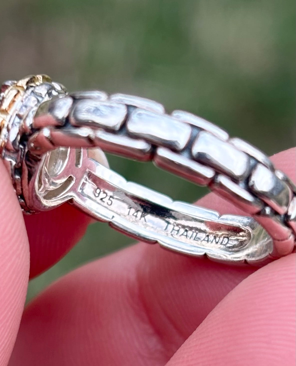 JAI by John Hardy Pave Diamonds in 14K Gold Chain Style Halo Ring