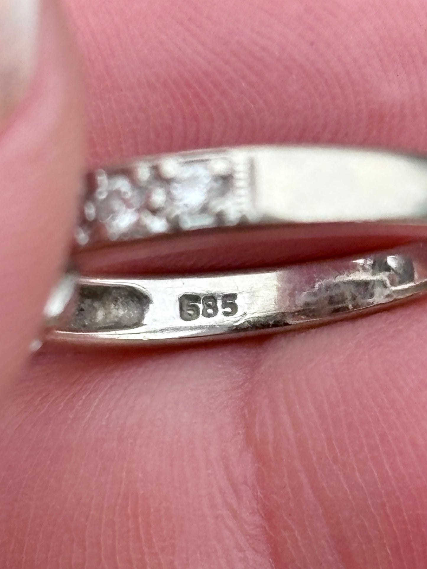 14k White Gold Natural Diamond Ring