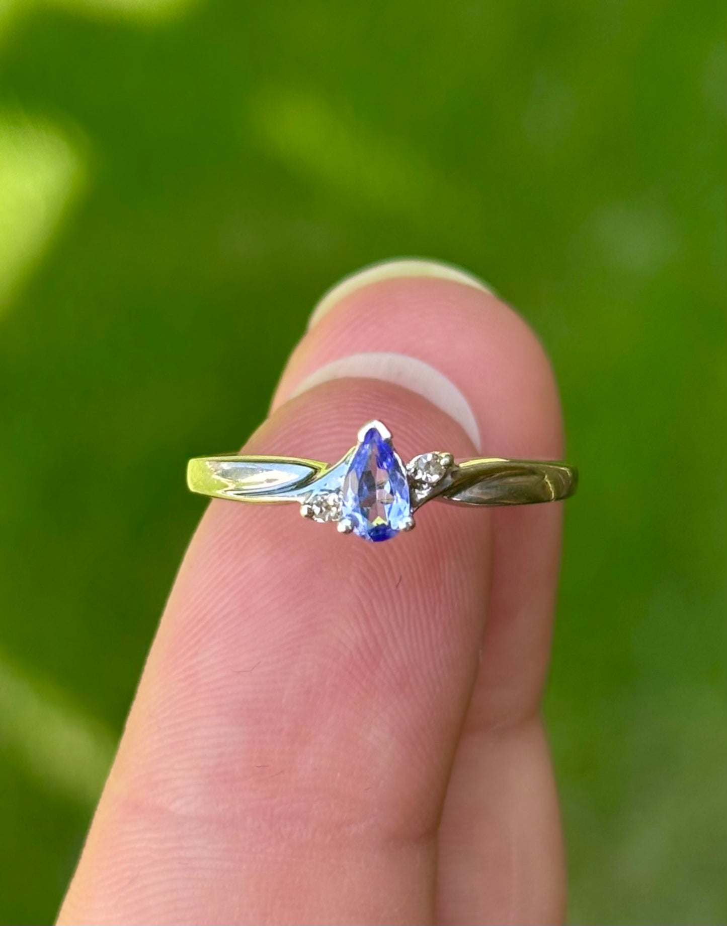 10k Tanzanite with Diamond Accents Ring