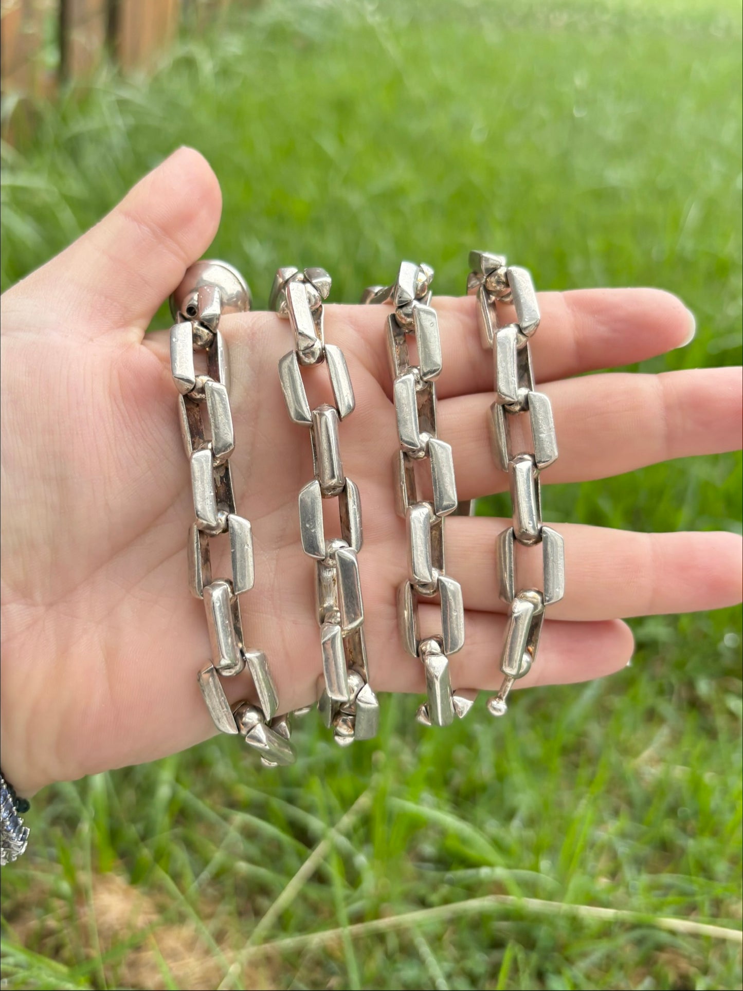Anchor Link Chain with Ball Closure