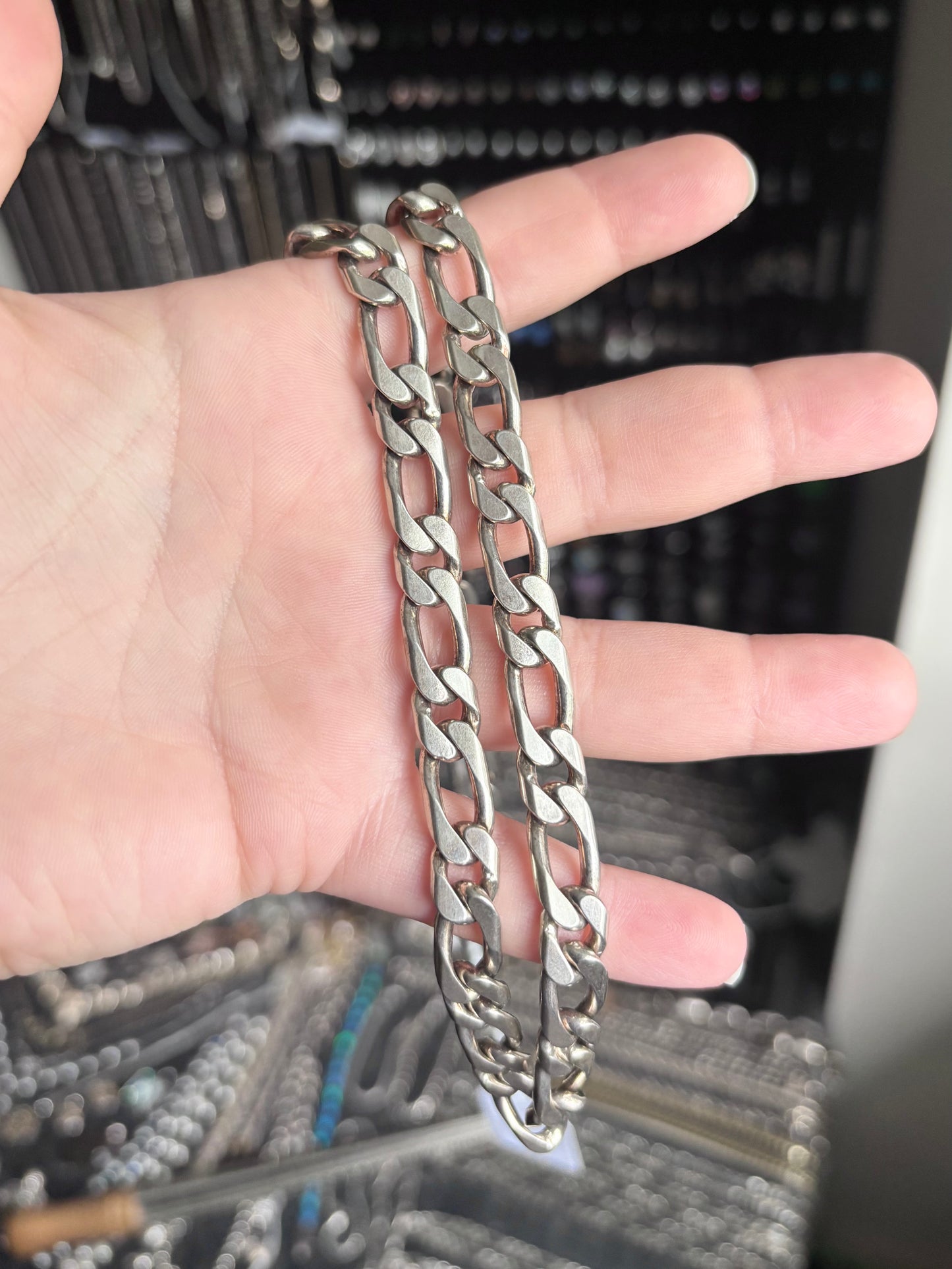 Single Link Figaro Chain