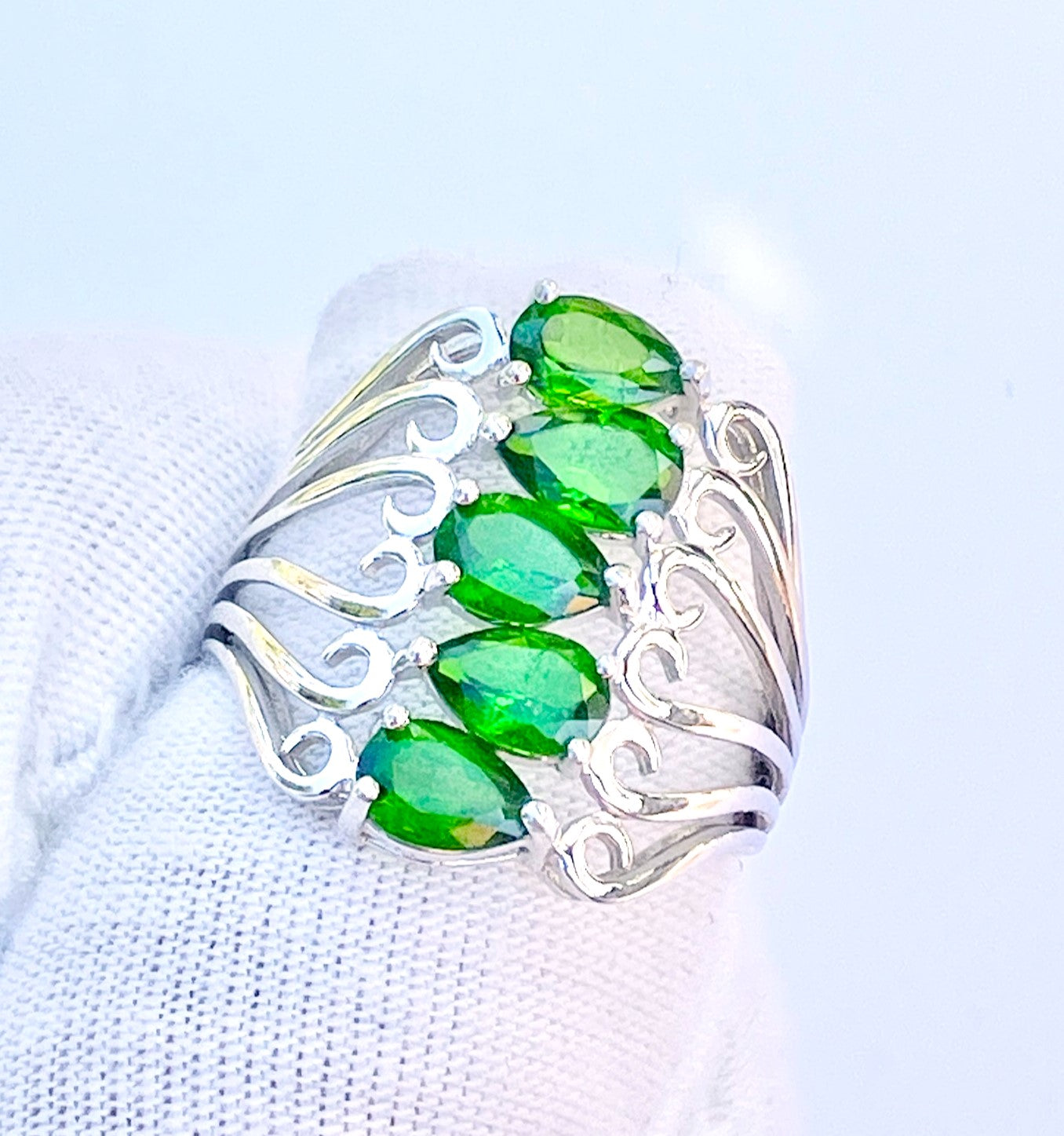 Pear Cut Chrome Diopside in Swirl Setting Ring