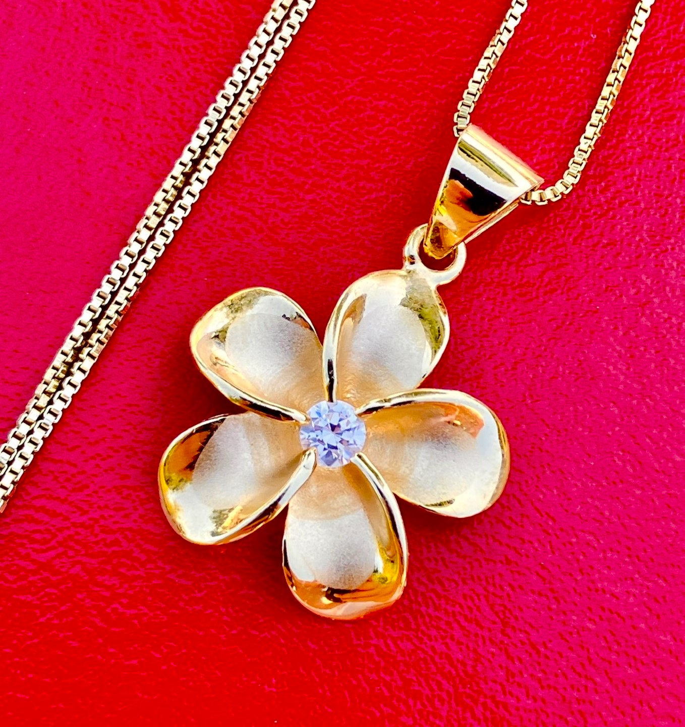 Collar Plumeria Chapado en Oro