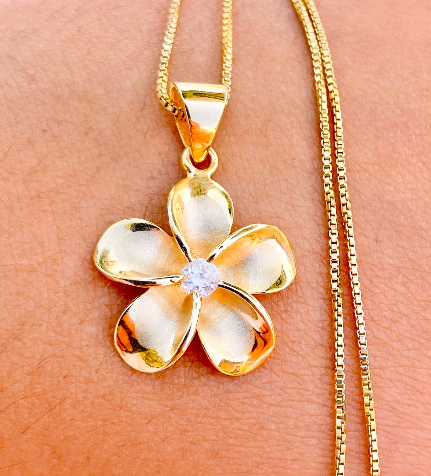 Collar Plumeria Chapado en Oro