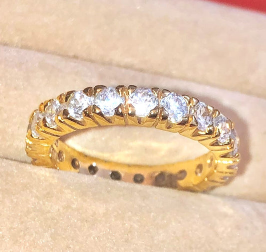 Anillo de eternidad "Diamante" chapado en oro (¡2 tamaños!)