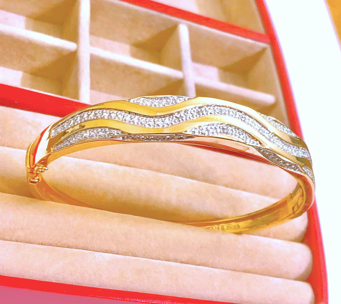 Gold Plated Wave Design Set with Diamond Accents