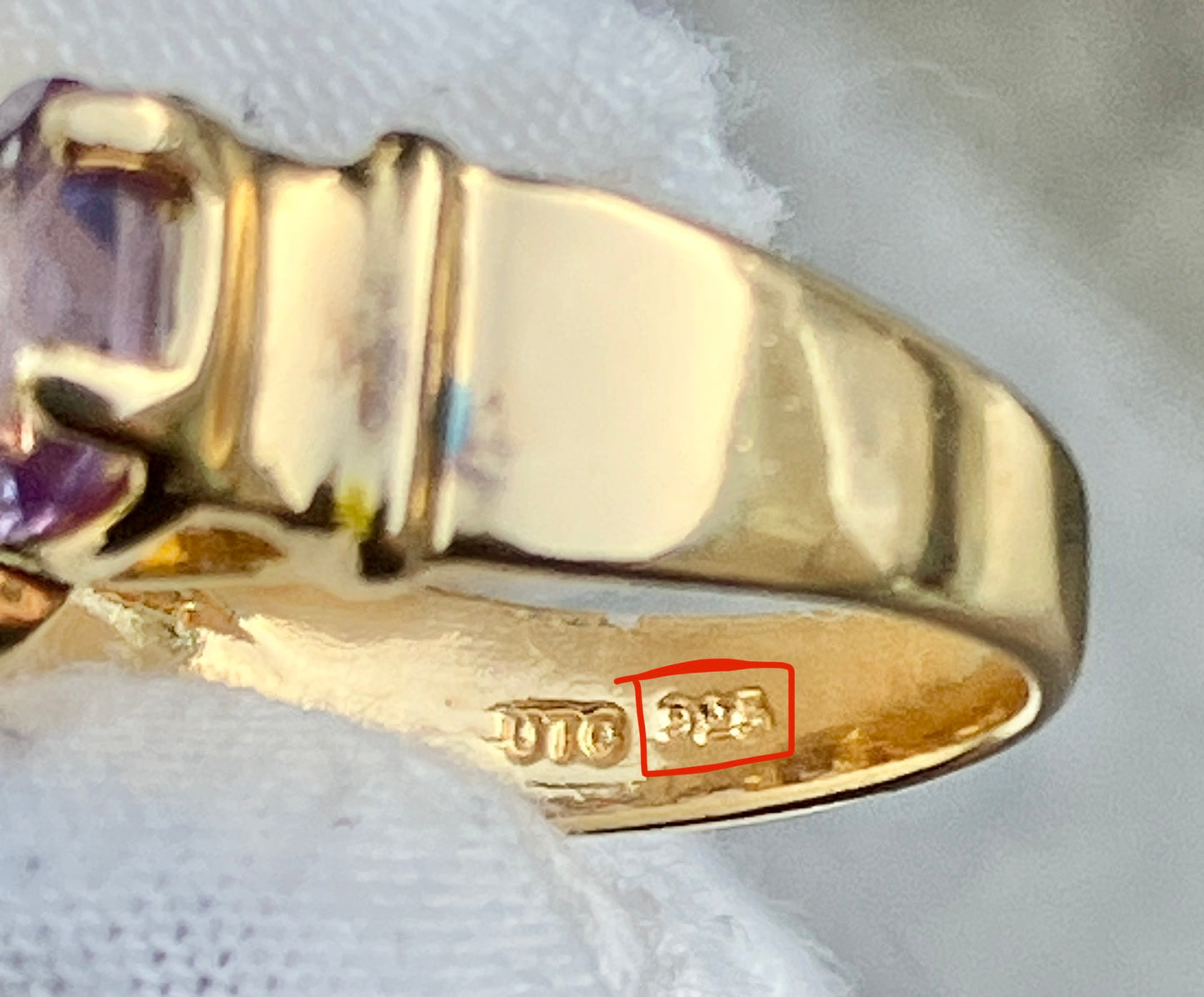 Gold Plated Tri-Stone Synthetic Color Change Sapphire Ring