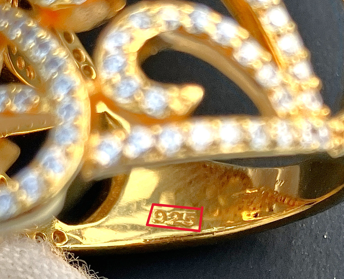 Anillo de dedo largo con remolino "Diamante" chapado en oro